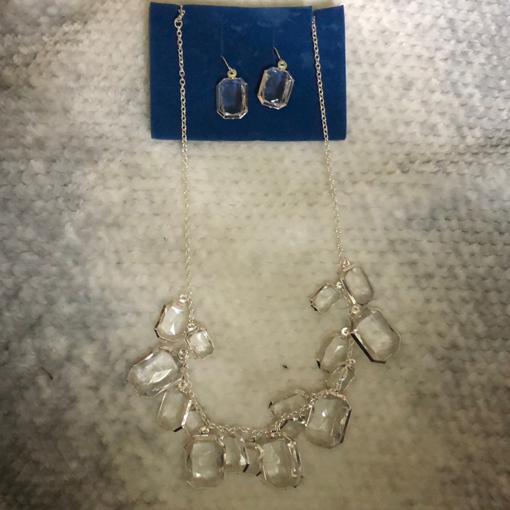 Faceted clear bead collar necklace set w/ earrings